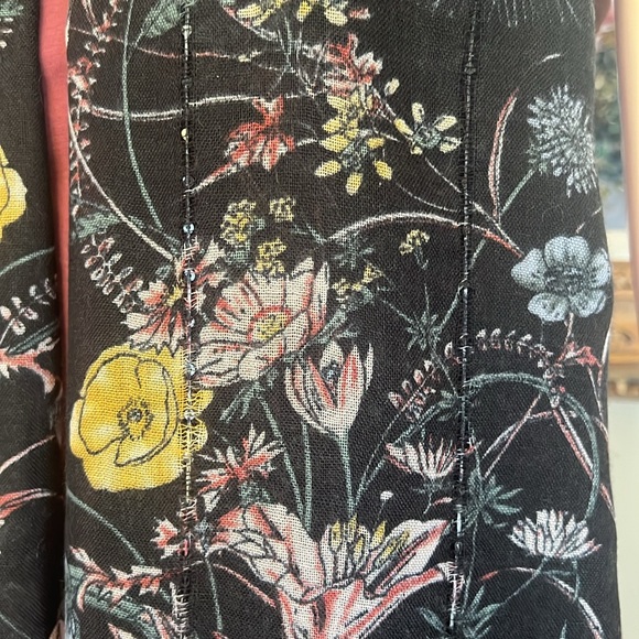 OBLONG BLACK BOTANICAL SCARF - Picture 2 of 4